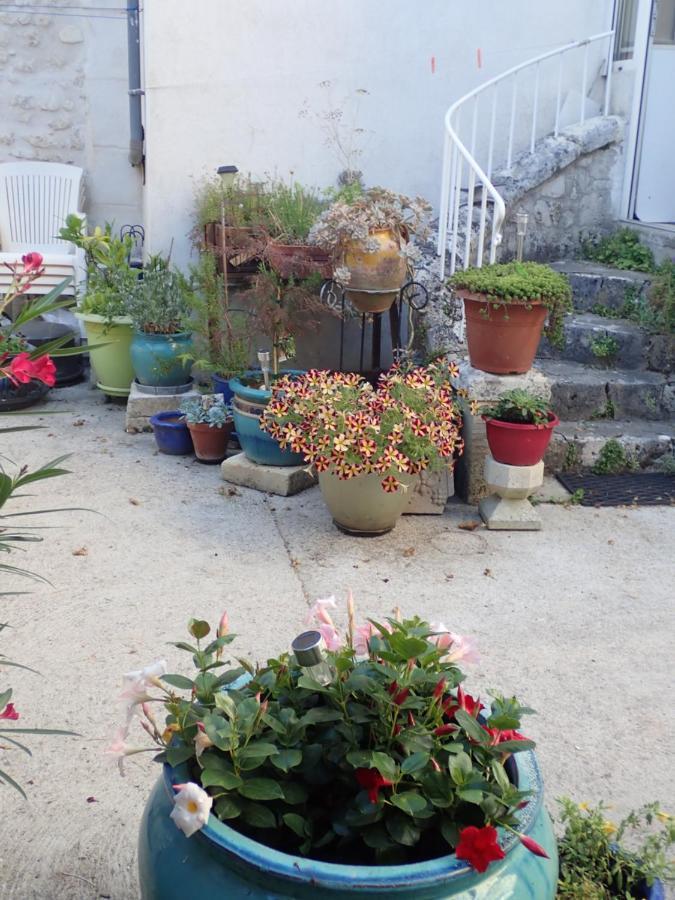 La Miramboise, Chambres Et Table D Hotes Mirambeau  Exteriér fotografie